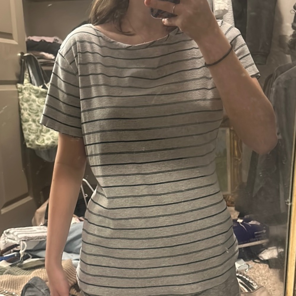 Gray Fitted Short Sleeve T-Shirt
